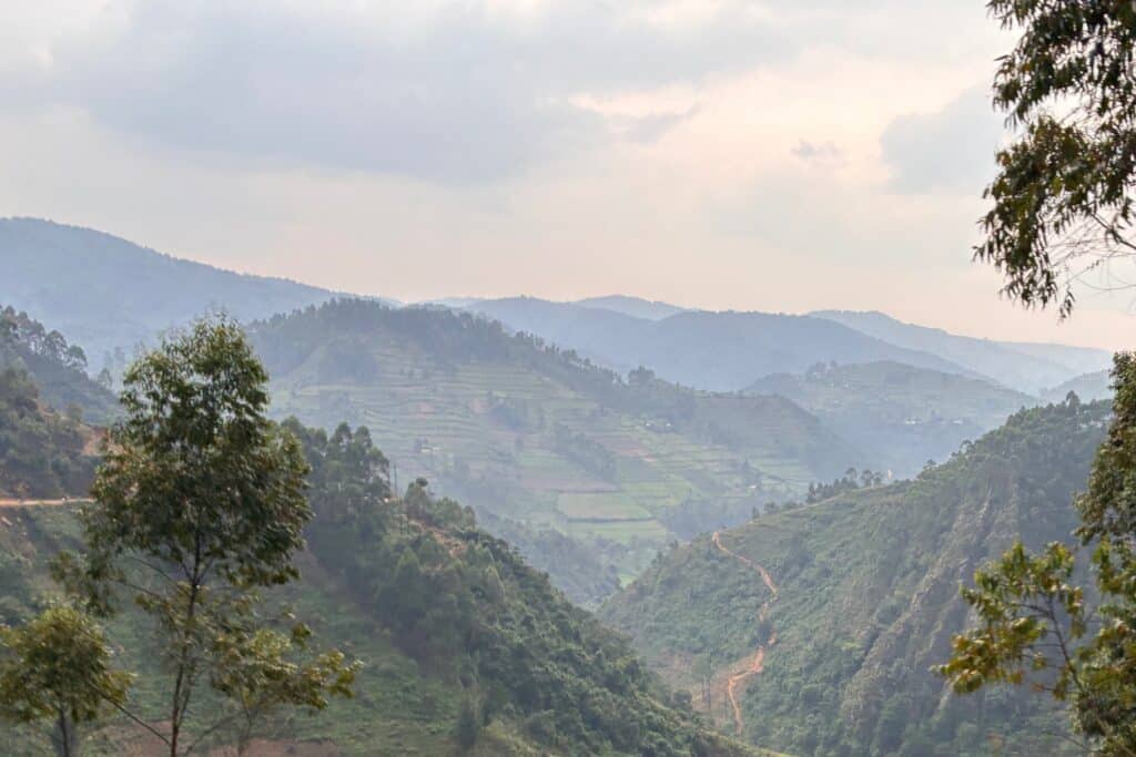 Berglandschap rond Lake Mutanda in het zuidwesten van Oeganda