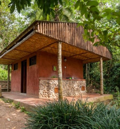 Kibale-Forest-Camp-Tent-sanitair